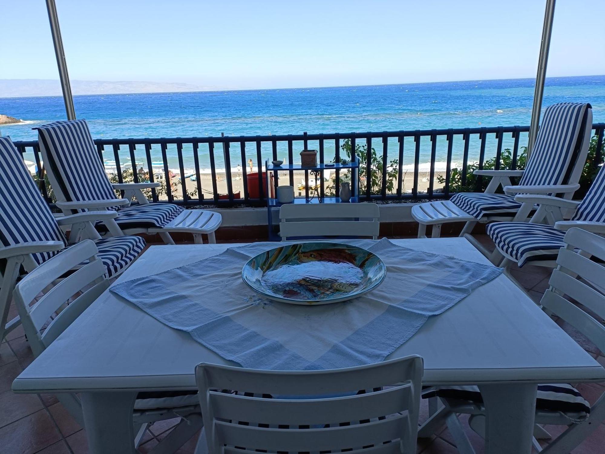 Casa Vacanze Margarita SantʼAlessio Siculo Exteriör bild