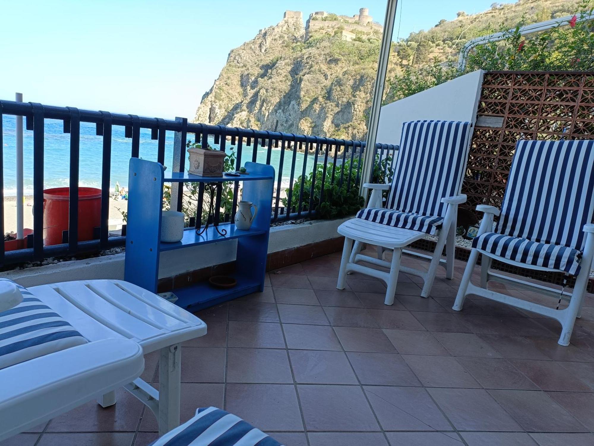 Casa Vacanze Margarita SantʼAlessio Siculo Exteriör bild
