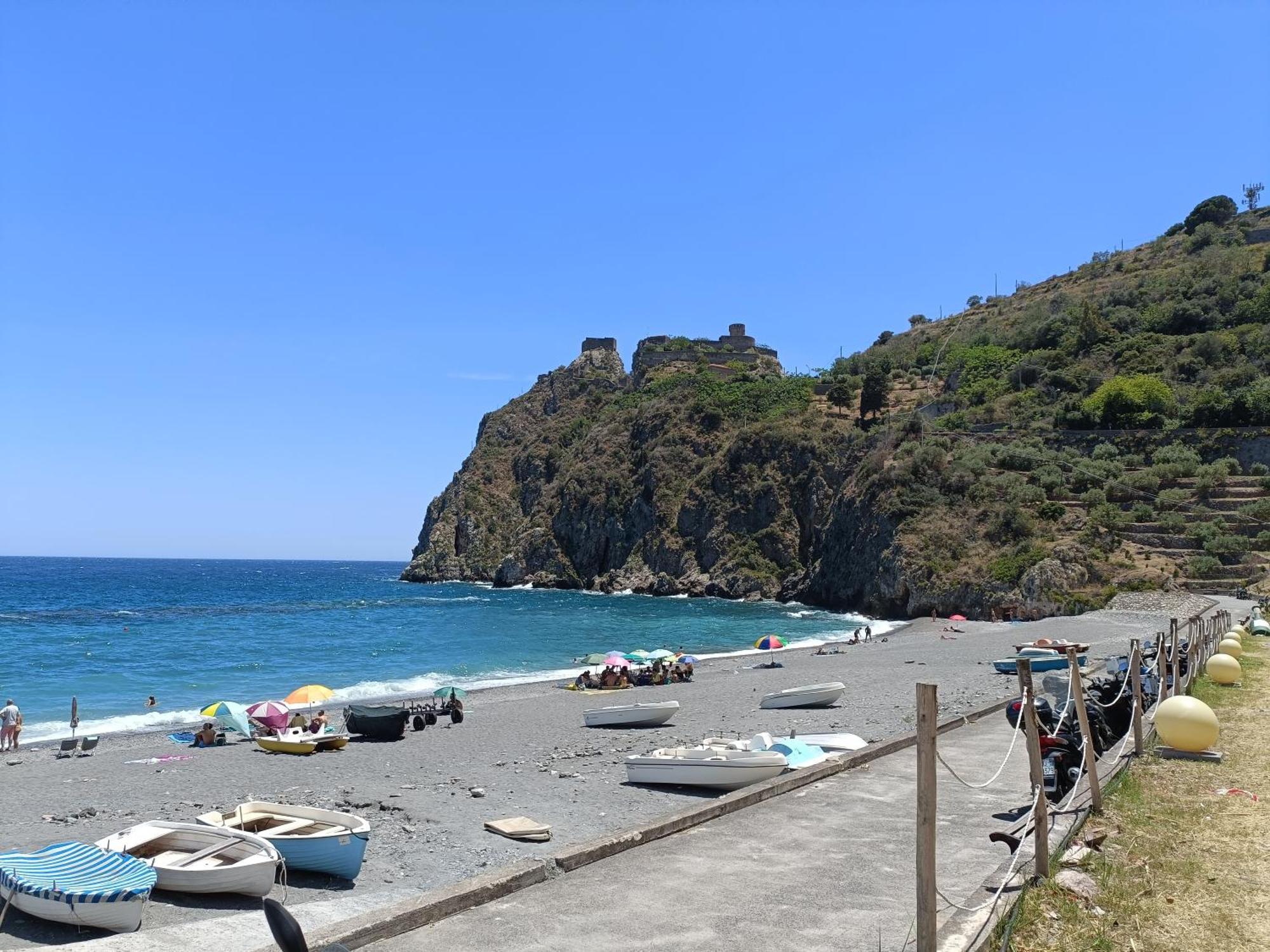 Casa Vacanze Margarita SantʼAlessio Siculo Exteriör bild